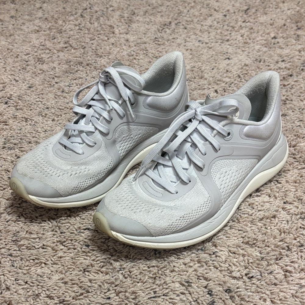 Lululemon Chargefeel Workout Low Light  Gray athletic shoes, women size 8
